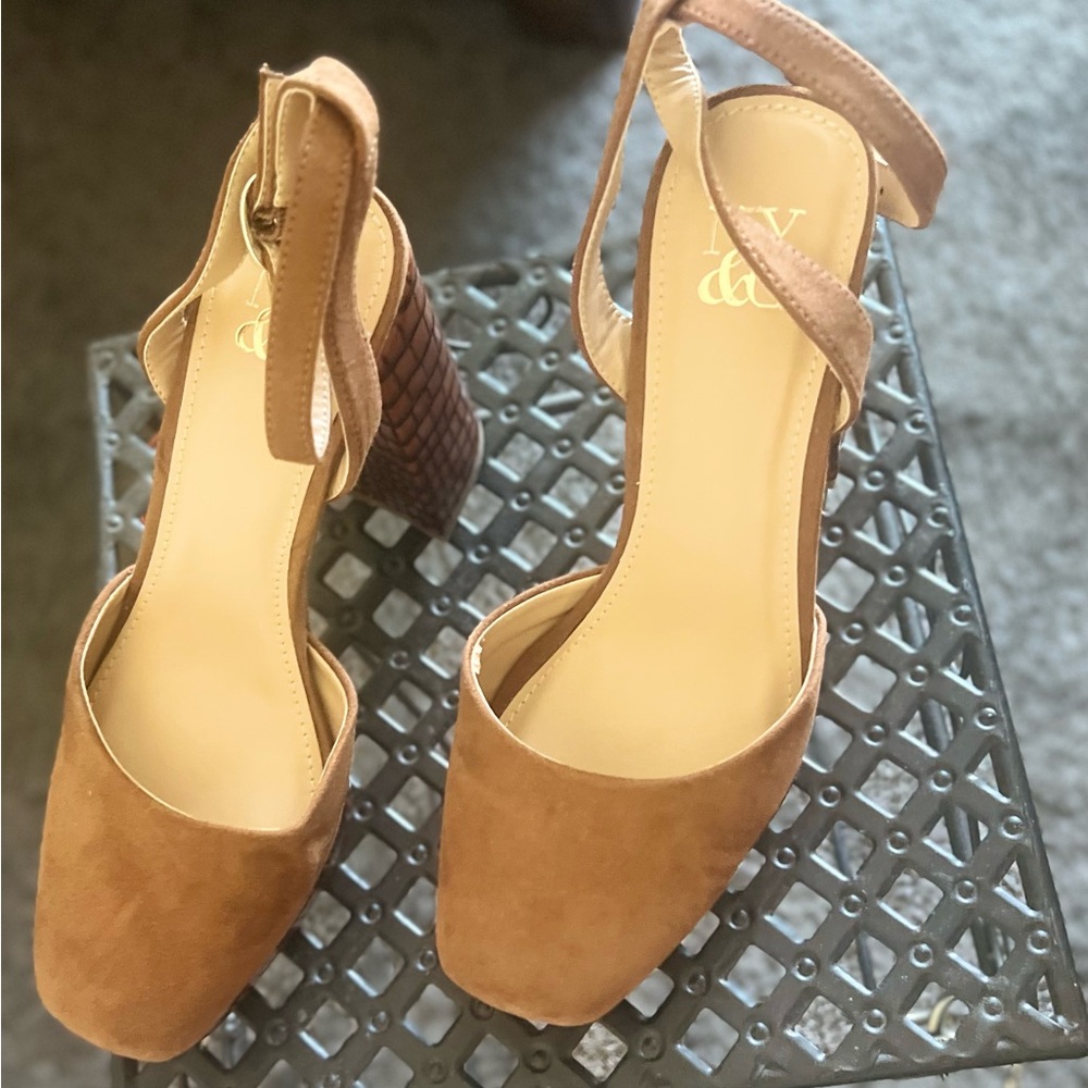 New York & Company Brown Platform Clogs with Chunky Heel - Picture 3 of 6